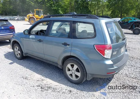 2010 Subaru Forester 2.5X из США, поврежденный, VIN JF2SH6BC2AH787968